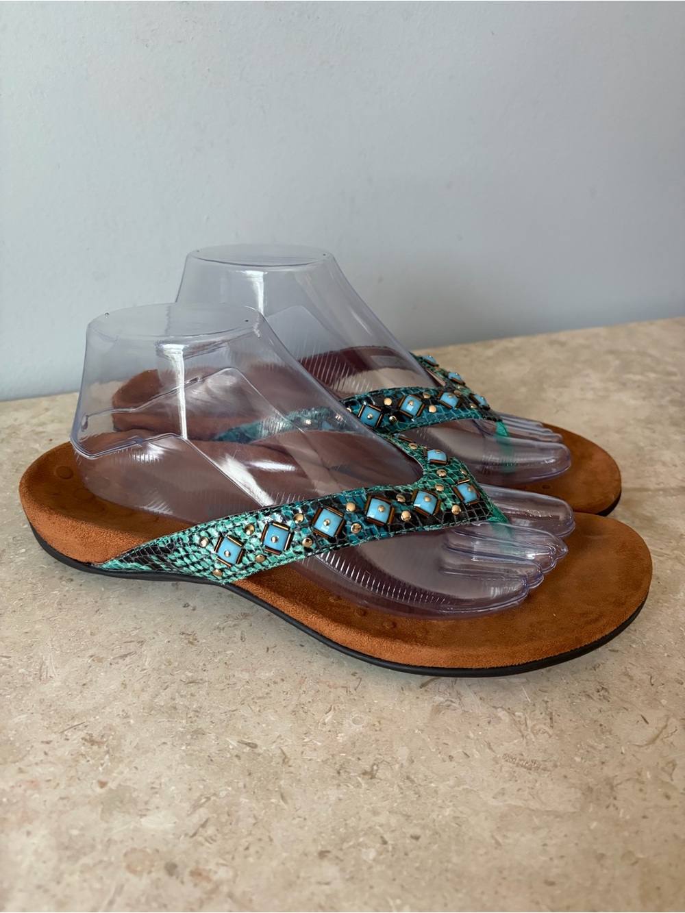Vionic Floriana Thong Sandal Size 10 Arch Support Teal Turquoise Embellished